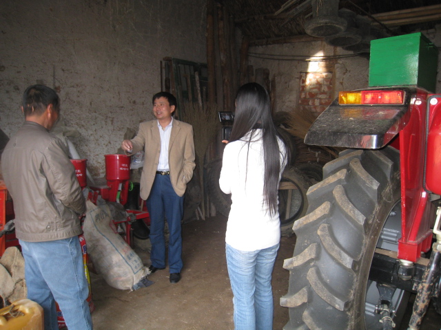 莱州:农机专家走进阳光政务热线与农民听众联